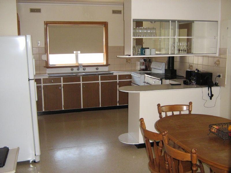 2 A Long Street, St Arnaud VIC 3478