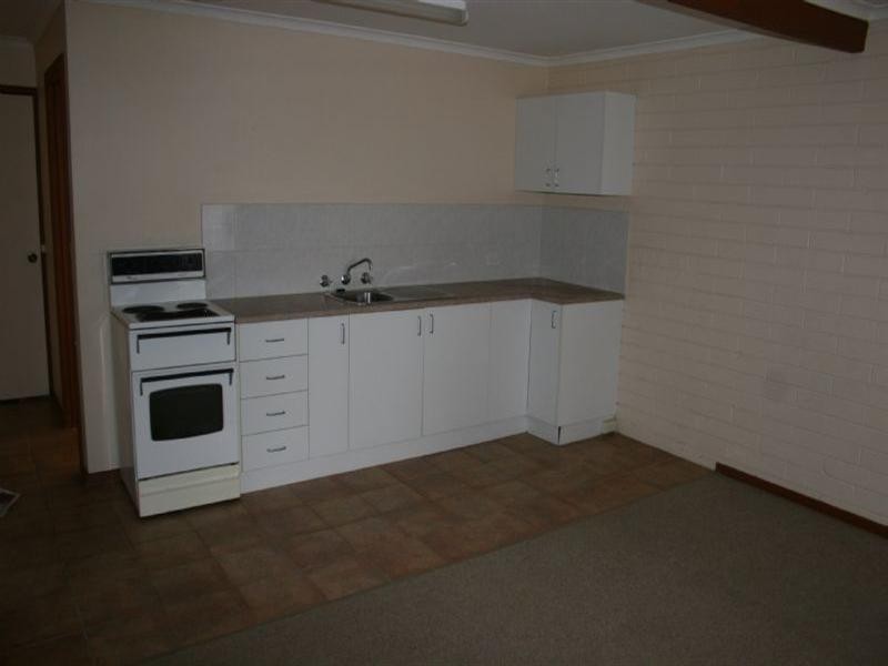 83 High Street, Rochester VIC 3561