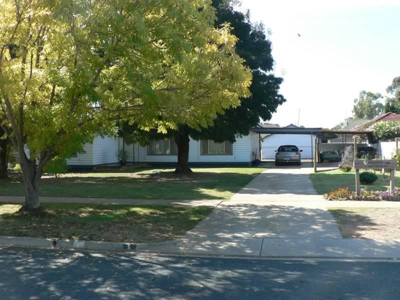 5 Northcote Street, Rochester VIC 3561