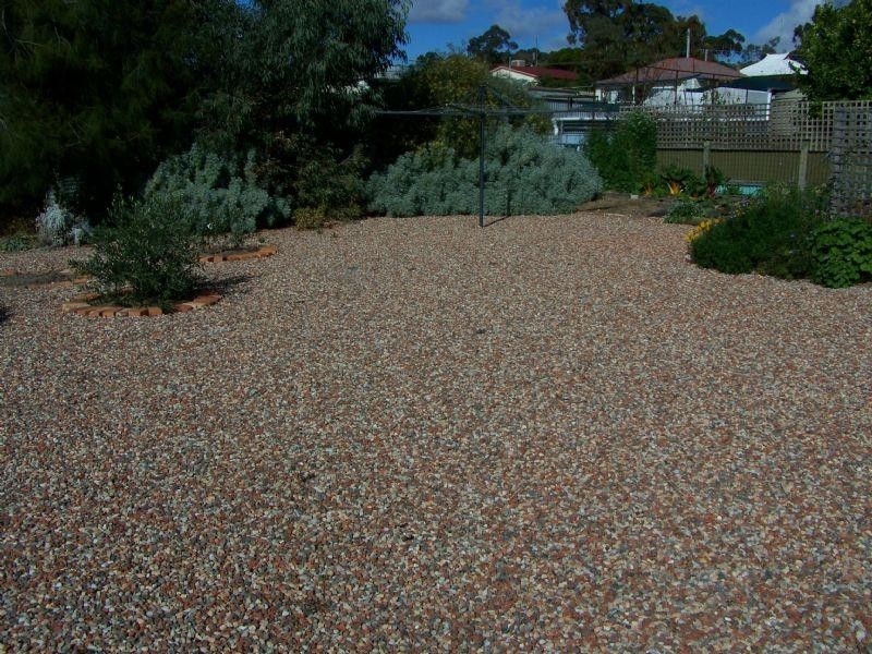 33 Millet Street, St Arnaud VIC 3478