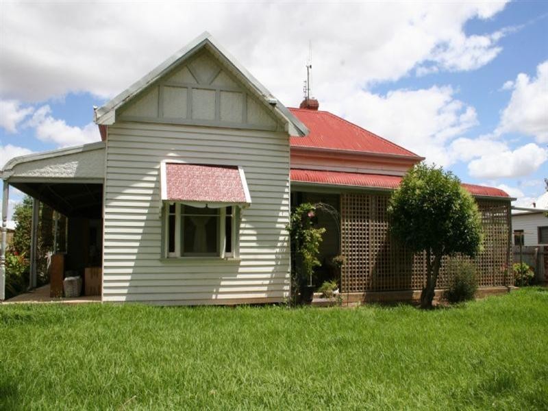 19 Victoria Street, Rochester VIC 3561
