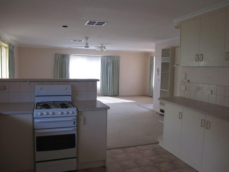 1/26 Mackay Street, Rochester VIC 3561