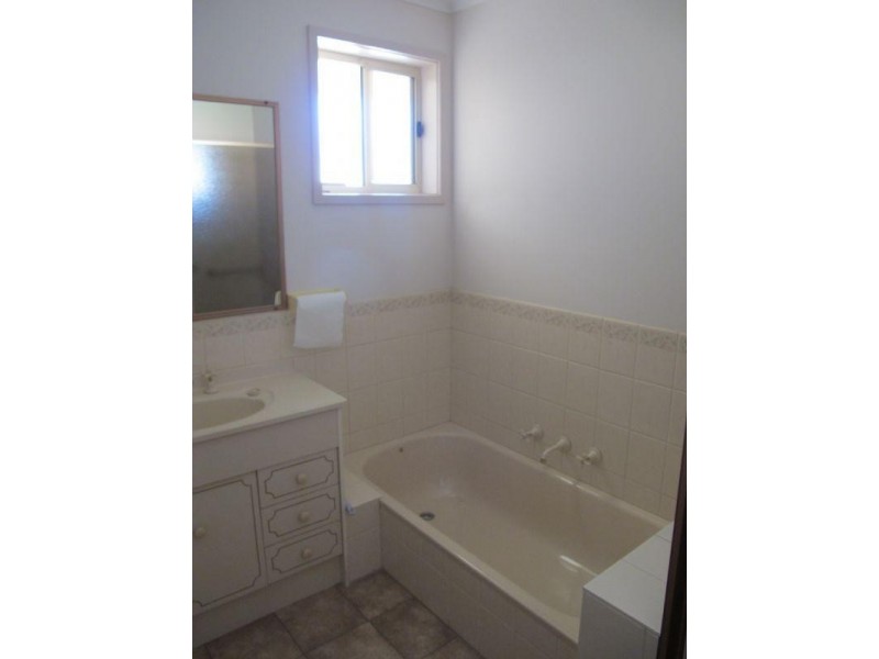 1/26 Mackay Street, Rochester VIC 3561