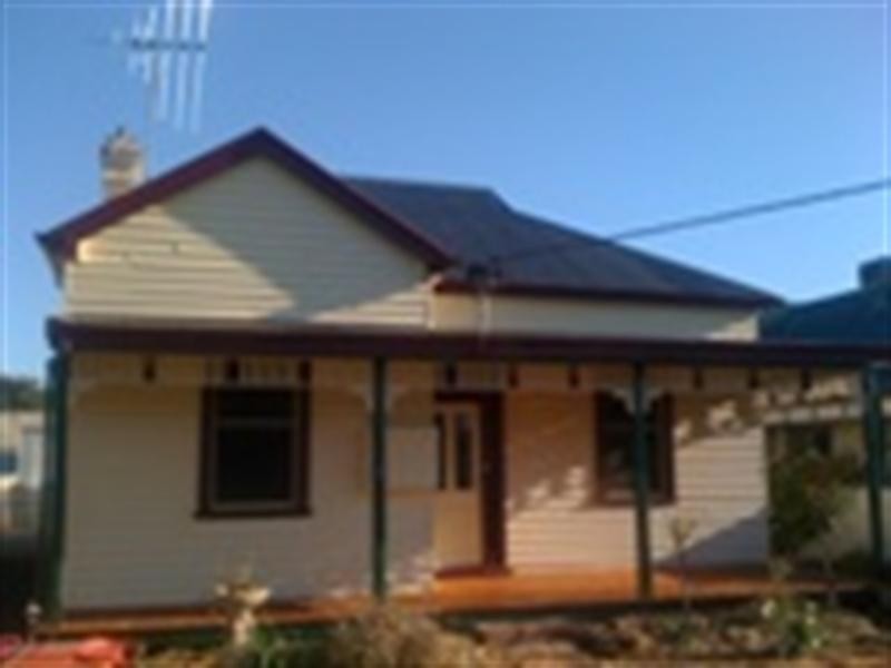 8 Campaspe Street, Rochester VIC 3561