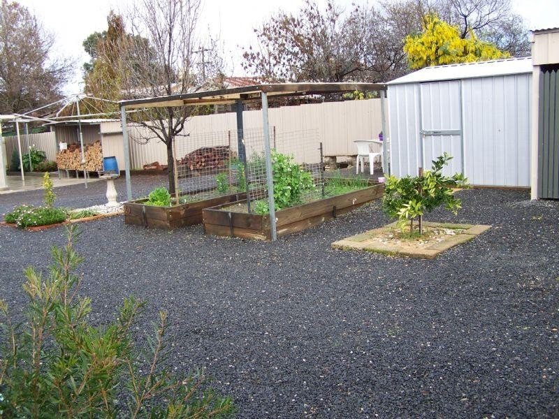 12 Dundas Street, St Arnaud VIC 3478