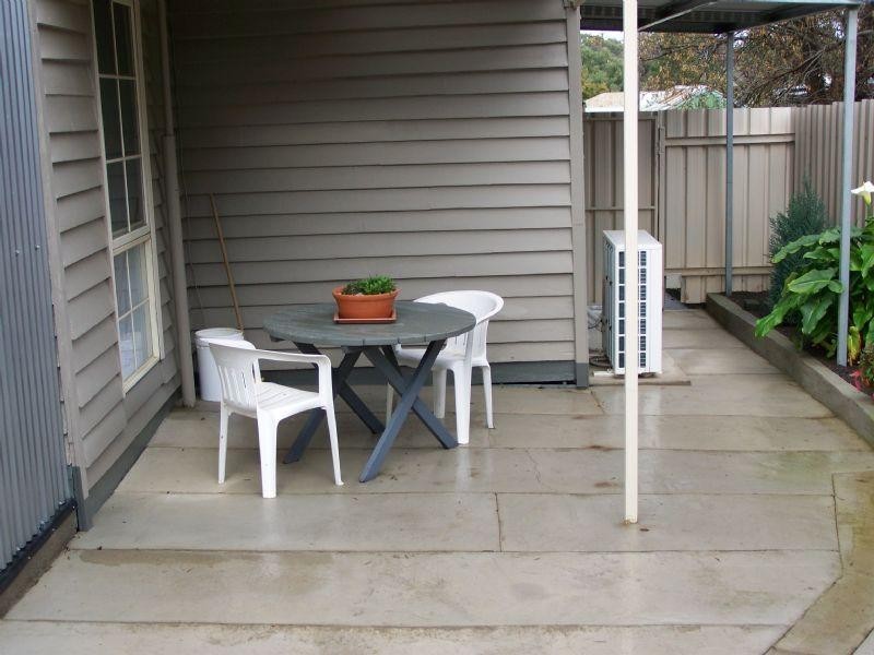 12 Dundas Street, St Arnaud VIC 3478