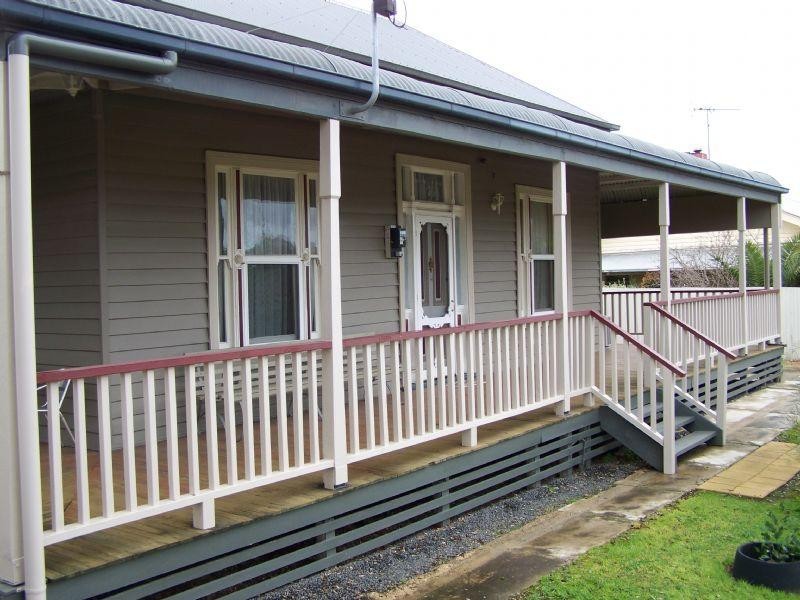 12 Dundas Street, St Arnaud VIC 3478