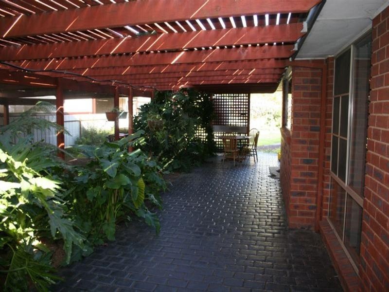 9 Phillip Street-REDUCED, Rochester VIC 3561