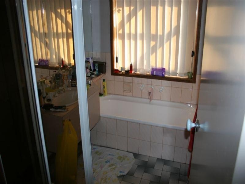 9 Phillip Street-REDUCED, Rochester VIC 3561