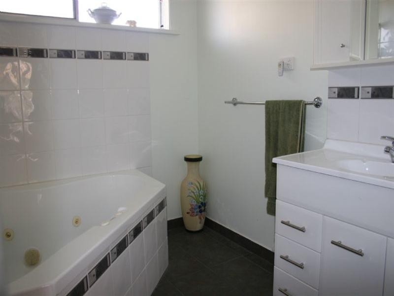 21 Diggora Road, Rochester VIC 3561
