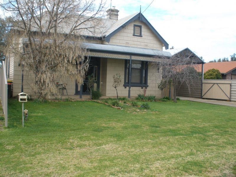 123 Mackay Street, Rochester VIC 3561