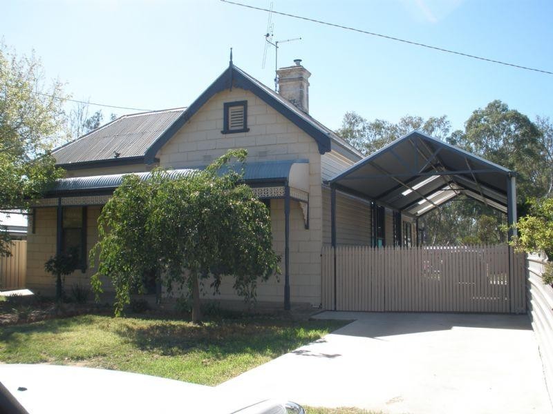 123 Mackay Street, Rochester VIC 3561