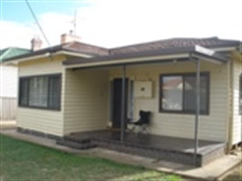 36 Dudley Street, Rochester VIC 3561