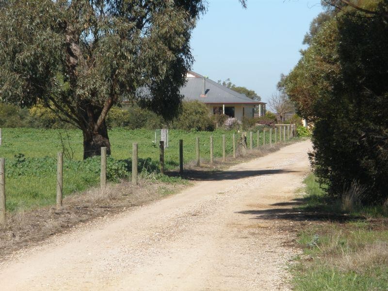 1695 Webb Road, Rochester VIC 3561