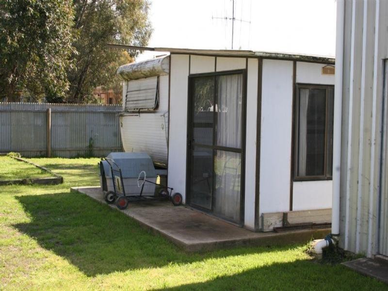 82 Victoria Street, Rochester VIC 3561