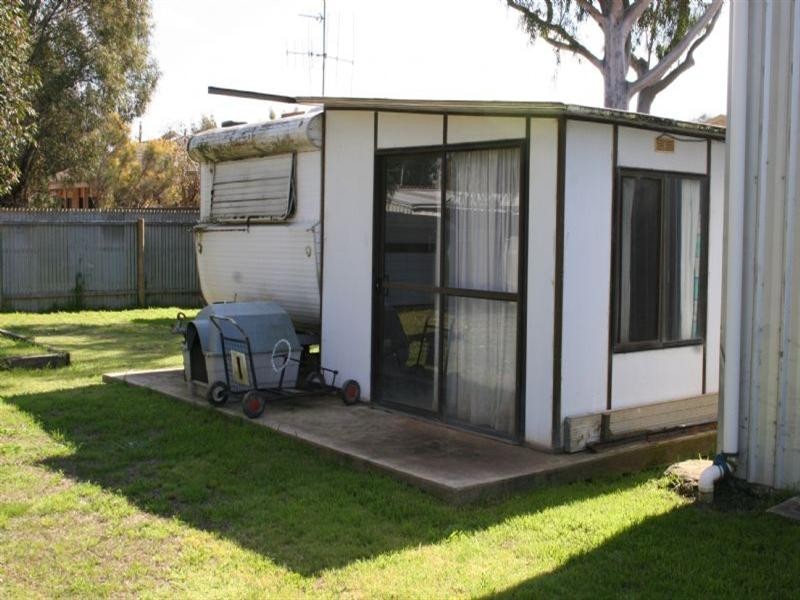 82 Victoria Street, Rochester VIC 3561