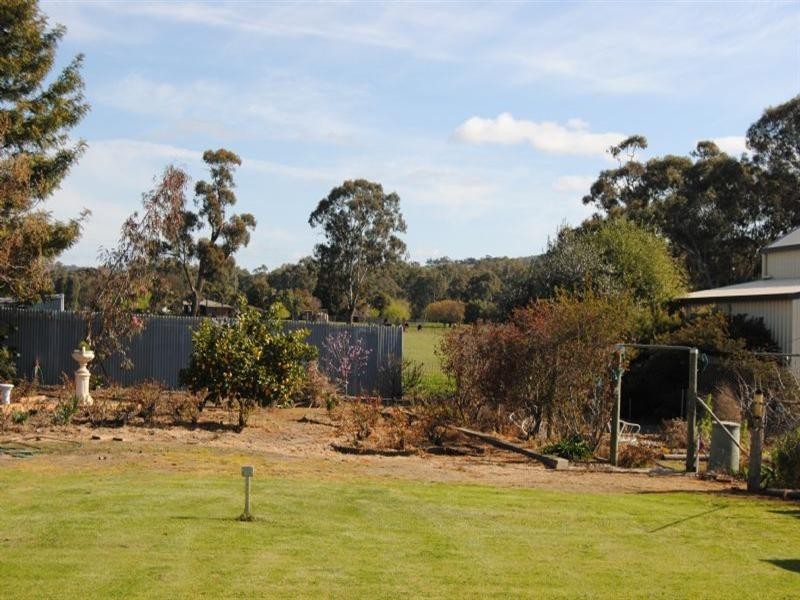3881 Sunraysia Highway, Stuart Mill VIC 3478