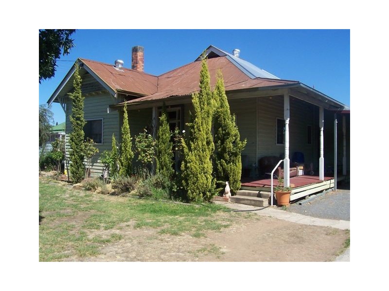 16 Millett Street, St Arnaud VIC 3478