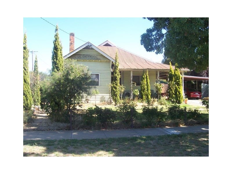 16 Millett Street, St Arnaud VIC 3478