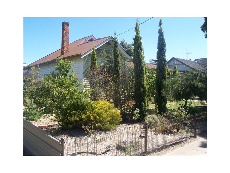 16 Millett Street, St Arnaud VIC 3478