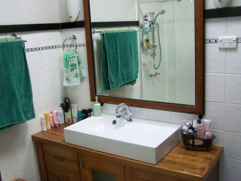 8 Nelson Parade, St Arnaud VIC 3478