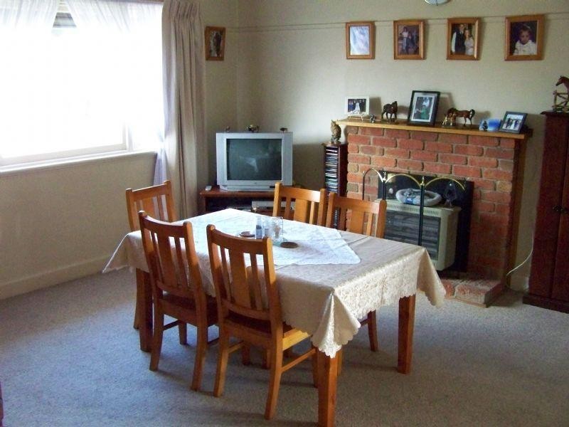 8 Nelson Parade, St Arnaud VIC 3478