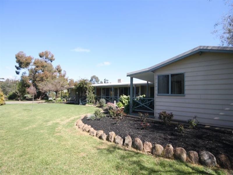 6533 Northern Highway, Rochester VIC 3561