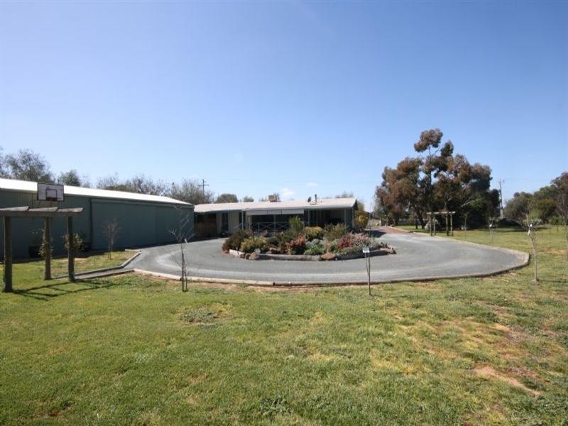 6533 Northern Highway, Rochester VIC 3561