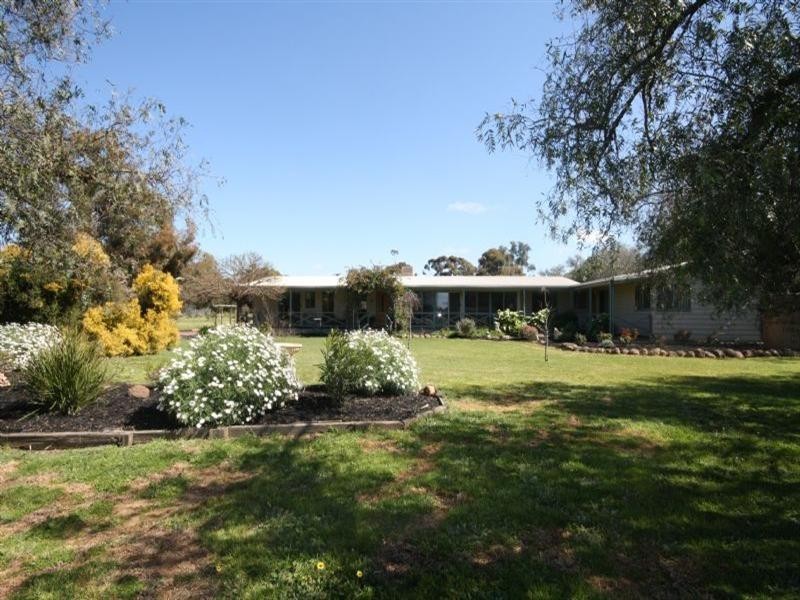 6533 Northern Highway, Rochester VIC 3561