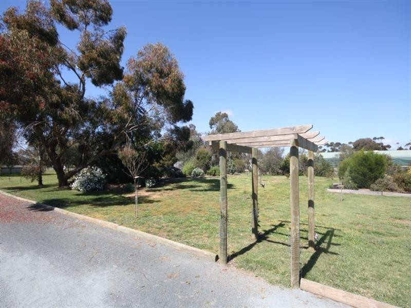 6533 Northern Highway, Rochester VIC 3561