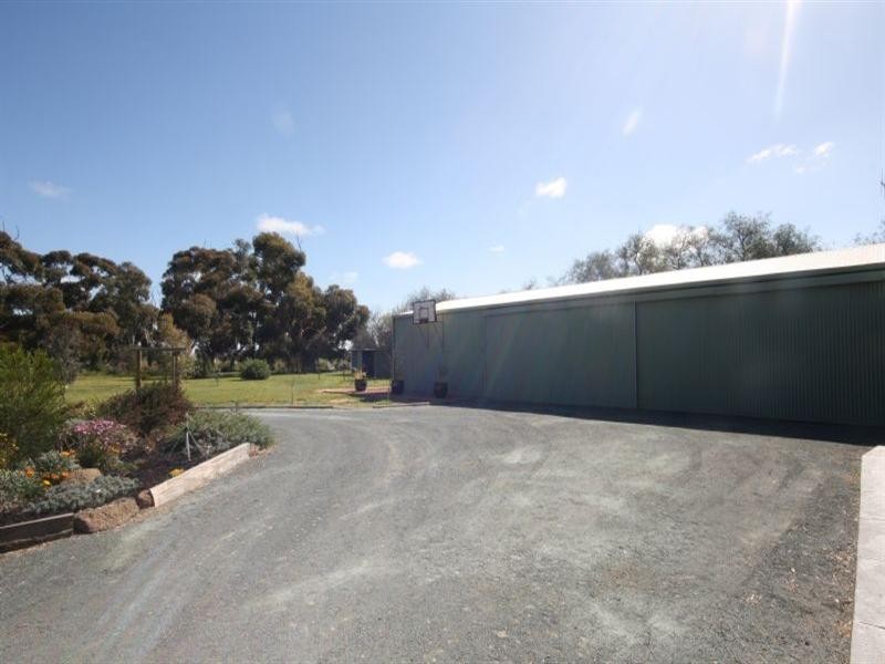6533 Northern Highway, Rochester VIC 3561
