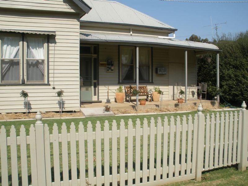 3 Moore Street, Rochester VIC 3561