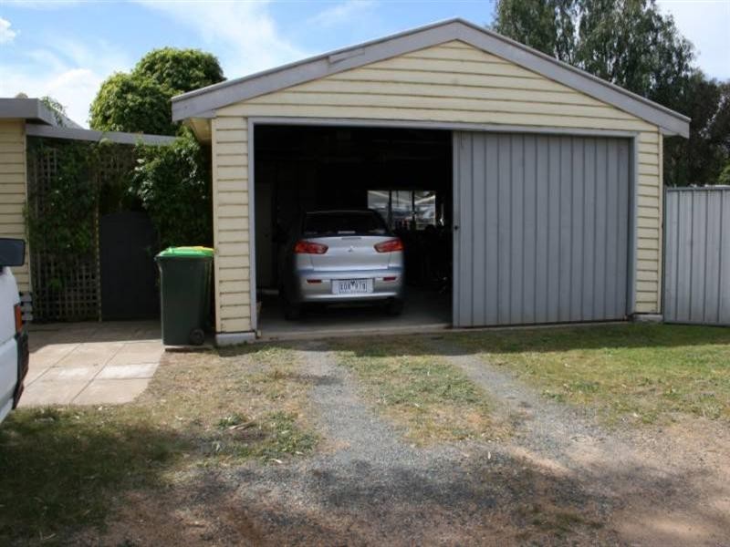 65 Victoria Street, Rochester VIC 3561