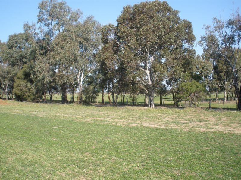 131 Brooks Road, Rochester VIC 3561