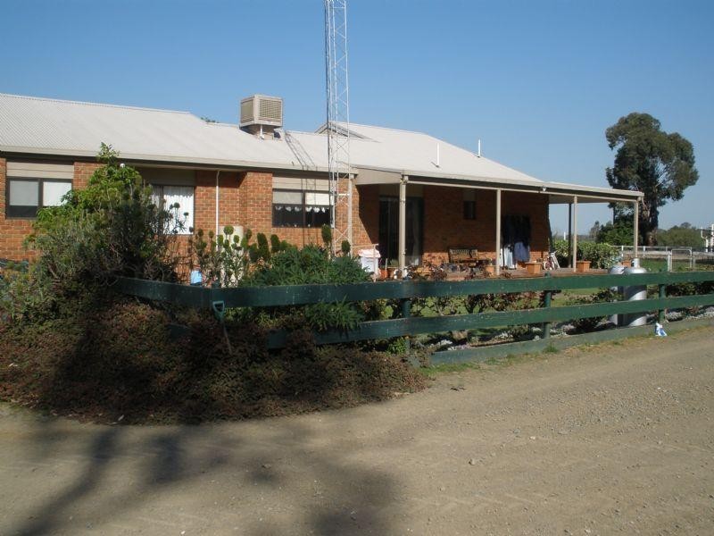 131 Brooks Road, Rochester VIC 3561