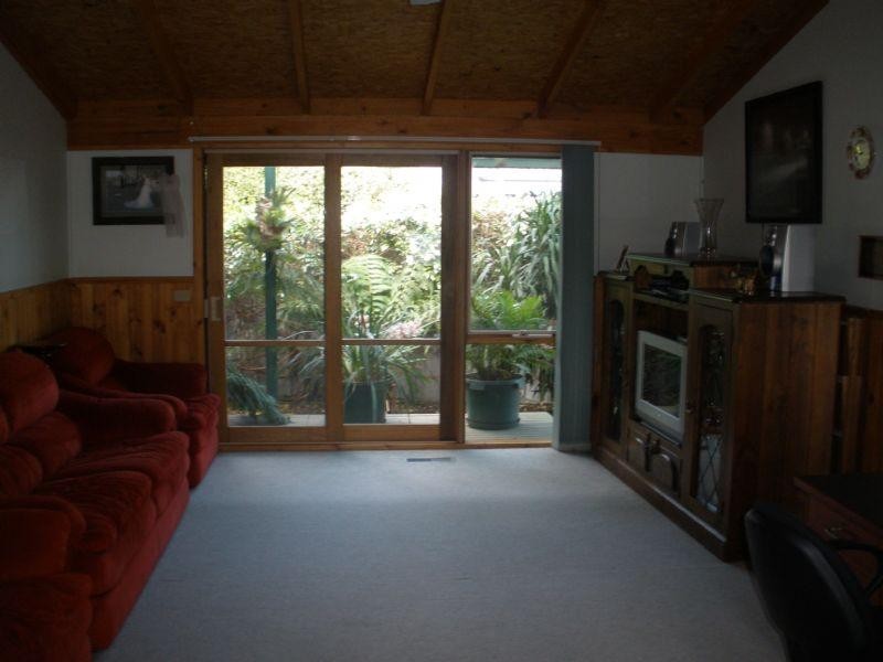 33 Francis Street, Rochester VIC 3561