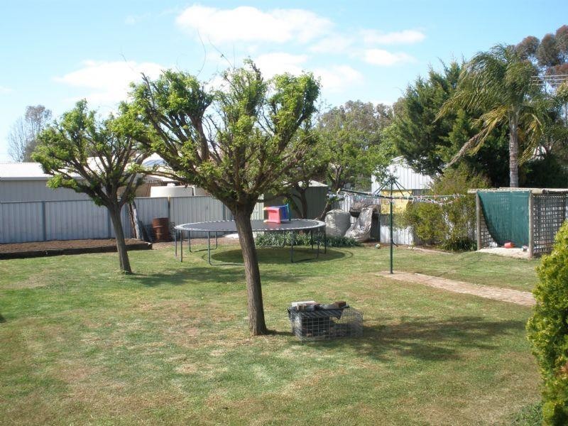 33 Francis Street, Rochester VIC 3561