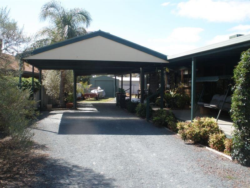 33 Francis Street, Rochester VIC 3561