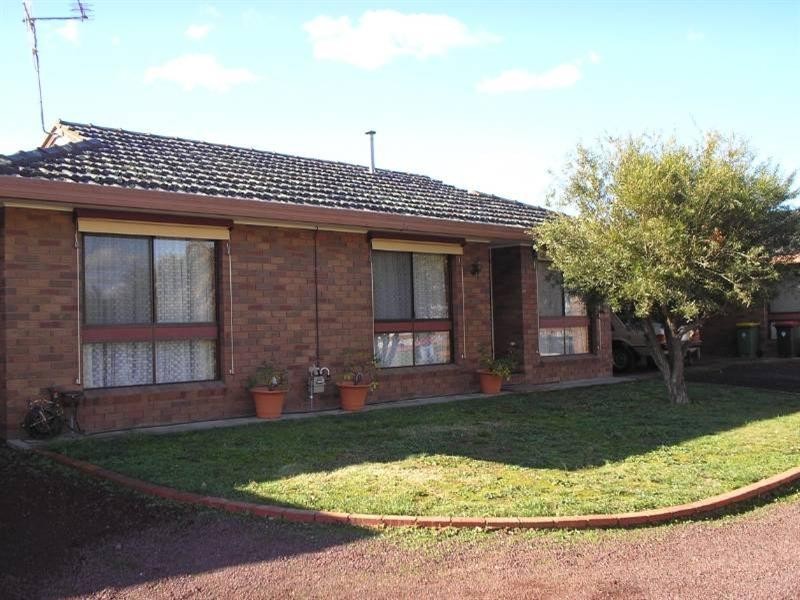 2/13 Hart Street, Rochester VIC 3561