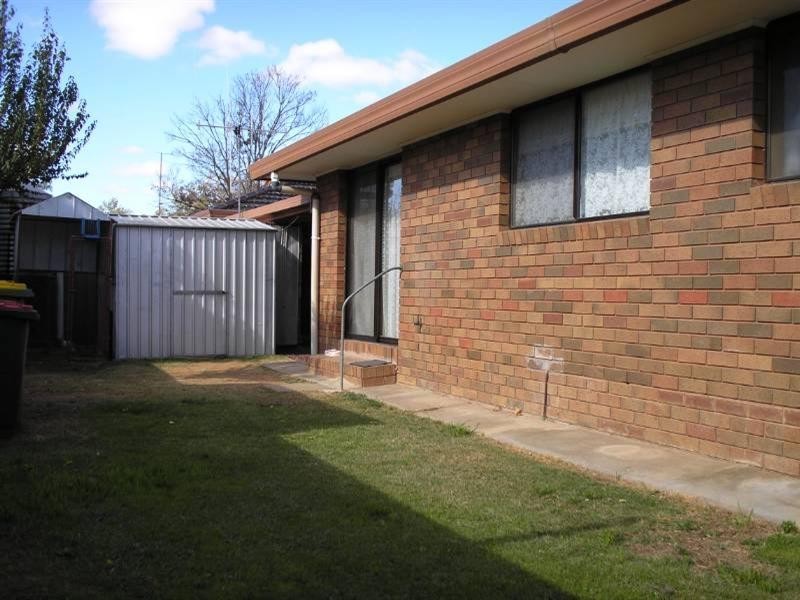 2/13 Hart Street, Rochester VIC 3561