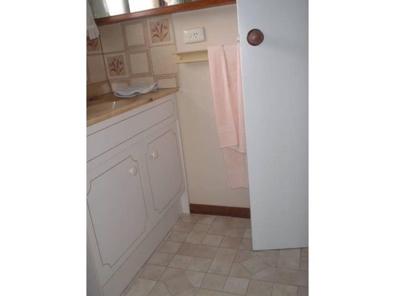 2/13 Hart Street, Rochester VIC 3561