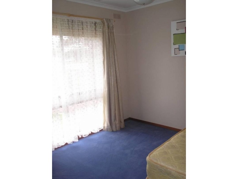 2/13 Hart Street, Rochester VIC 3561