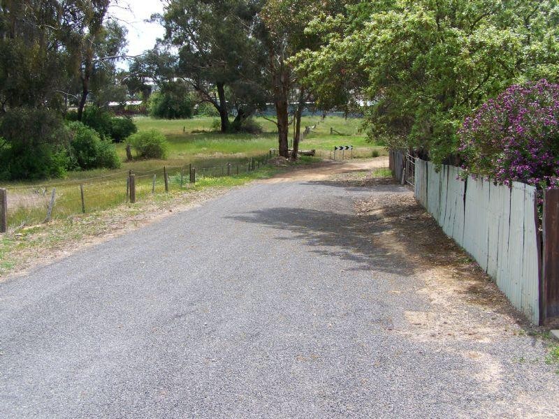 10 Outram Street, St Arnaud VIC 3478