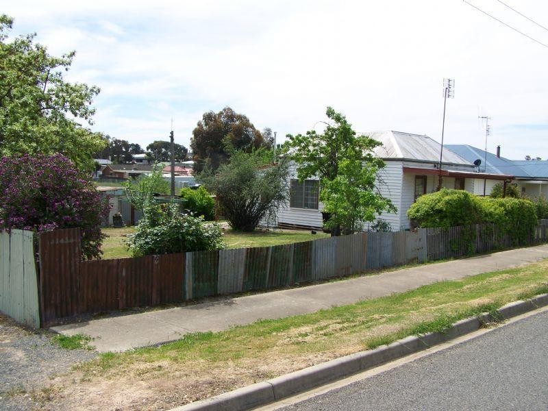 10 Outram Street, St Arnaud VIC 3478