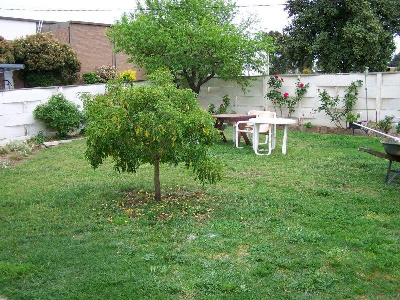 18 Navarre Road, St Arnaud VIC 3478