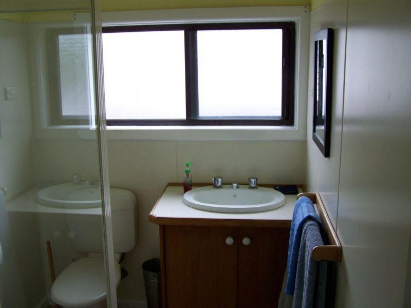 18 Navarre Road, St Arnaud VIC 3478