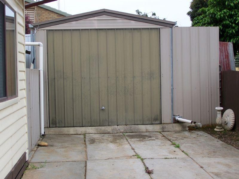 18 Navarre Road, St Arnaud VIC 3478