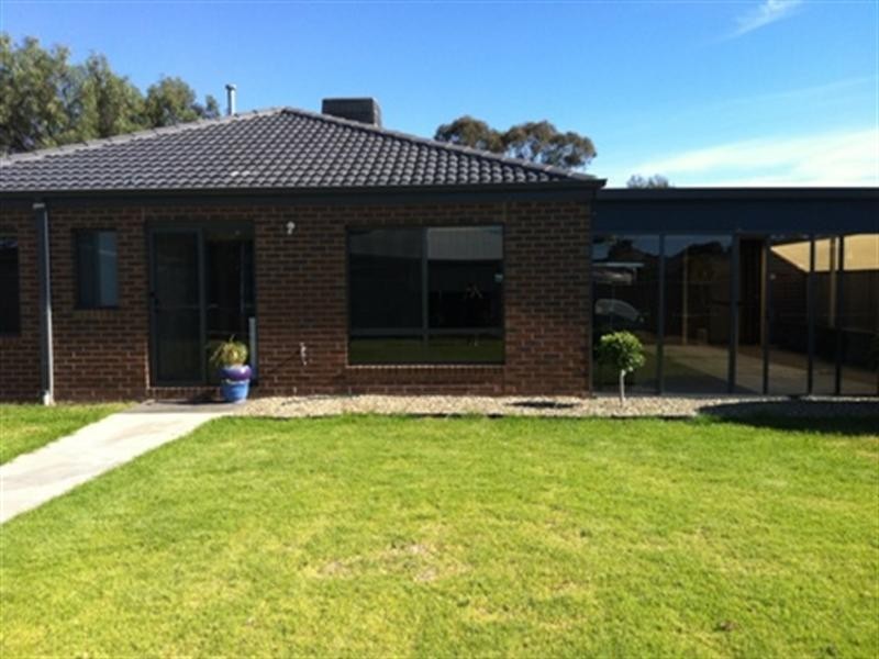 37 Diggora Road, Rochester VIC 3561