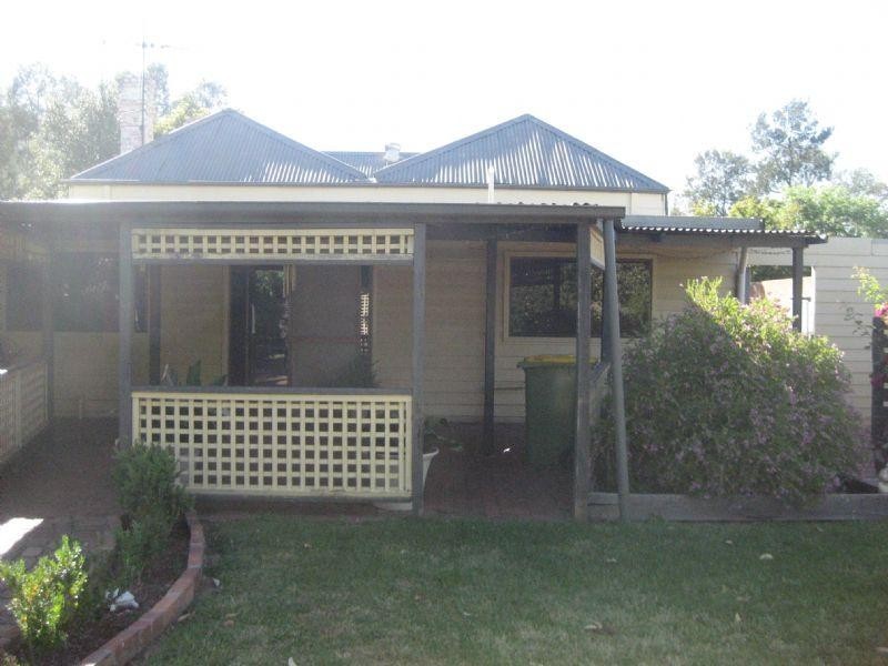 11 Victoria Street, Rochester VIC 3561