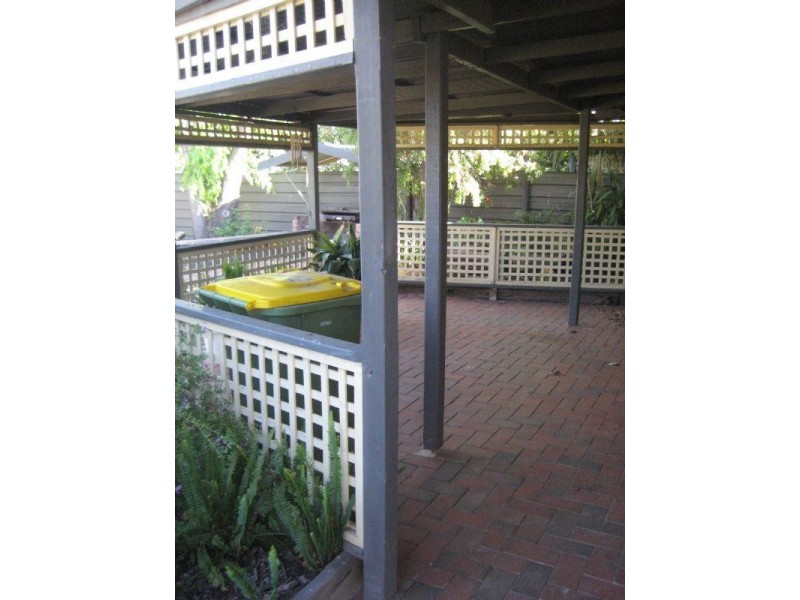 11 Victoria Street, Rochester VIC 3561